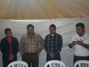 En la región se hace una depuración para acabar con los técnicos forestales que atracan a los productores, se les informó a las autoridades municipales. 105_5431