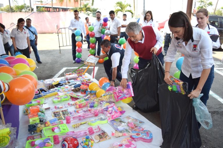 Inicia colecta de juguetes del DIF de Córdoba Inicia colecta de juguetes del DIF de Córdoba