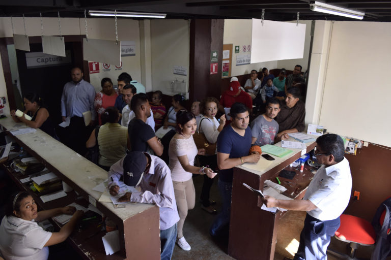 Faltan mil maestros en los jardines de niños y primarias de Veracruz