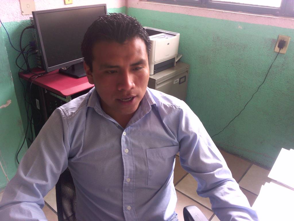 El delegado del IVEA en Zongolica Natanael Tetlactle Zopiyactle.