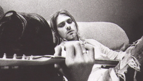 Subastarán guitarra que pertenecía a Kurt Cobain