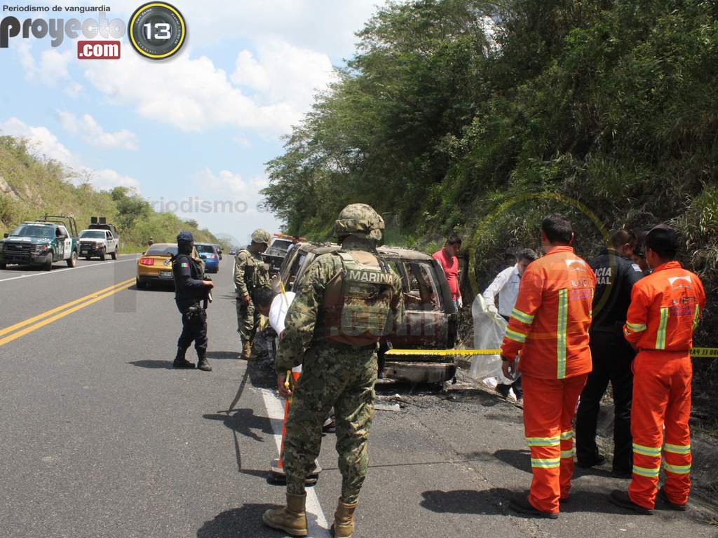 Lo calcinan en una camioneta, sobre la México-Tuxpan. Lo calcinan en una camioneta, sobre la México-Tuxpan.