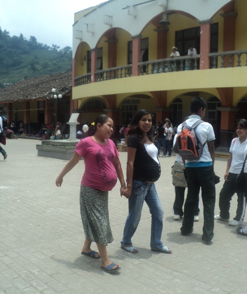 De cada 10 adolescentes 5 resultan embarazadas en Zongolica. 1