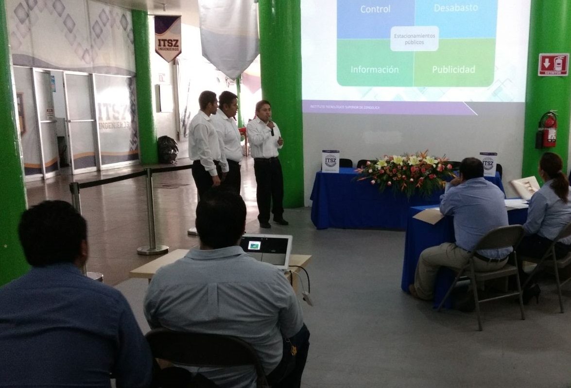 Jovenes alumnos del Tecnologico de Zongolica en el evento de Innvocion Tecnologica. 2 (1)