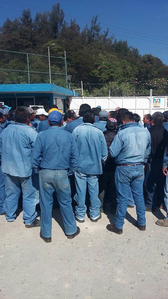 Trabajadores de empresa gasera pararon labores por falta de pago.