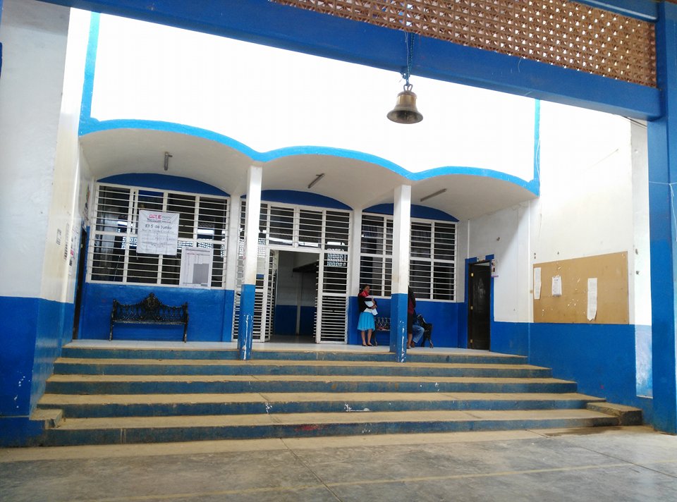 El palacio municipal de Mixtla de Altamirano estuvo tomado por ex empleados del ayuntamiento.