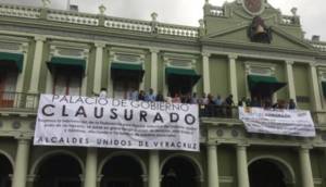 Despilfarro, desfachatez e ineficiencia. Treinta años de Comunicación Social en Veracruz