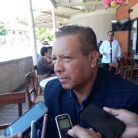 Jerry Sandoval, Médico especialista