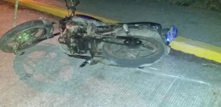 Muere al derrapar motocicleta en Tepatlaxco