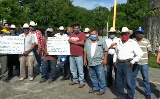 Productores de caña de Paso del Macho, Zentla y Camarón de Tejeda exigen apoyos
