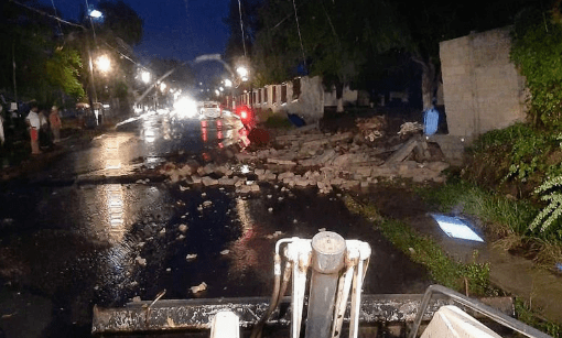 Escuela dañada por lluvias en Acatlán de Pérez