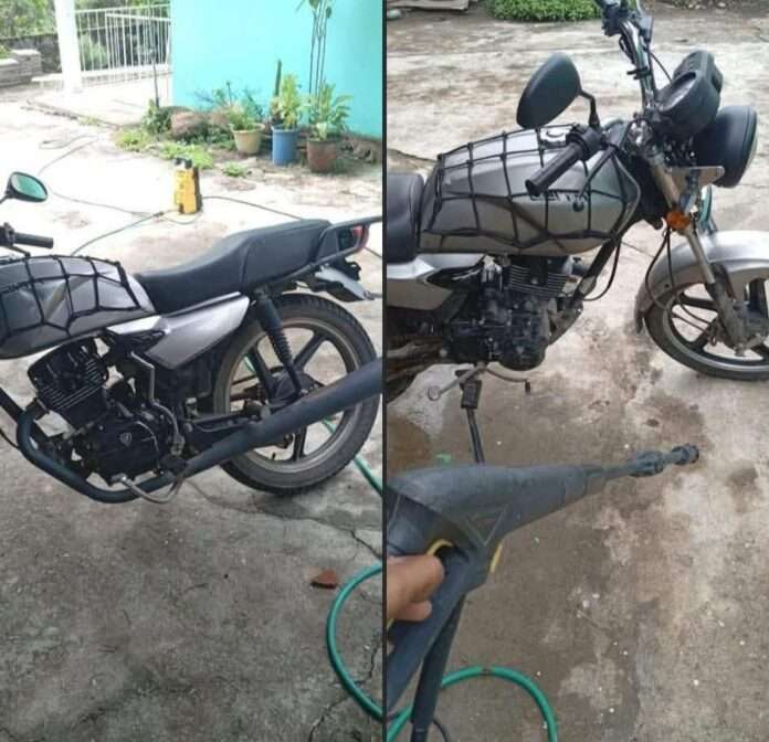 1000513058